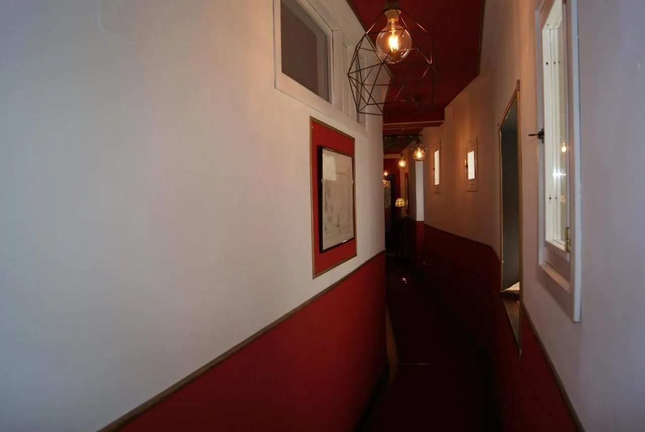 Beeclaire Guest House Palermo 0*,  Italia