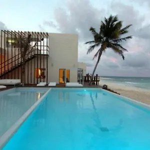 https://condohotel-en-playa-del-carmen-77710.quintano-roohotels.com